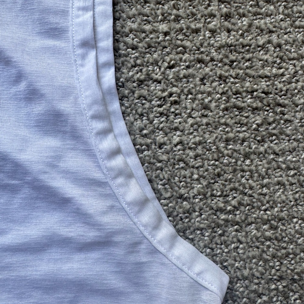 Vuori White cropped Tank - Picture 3 of 5